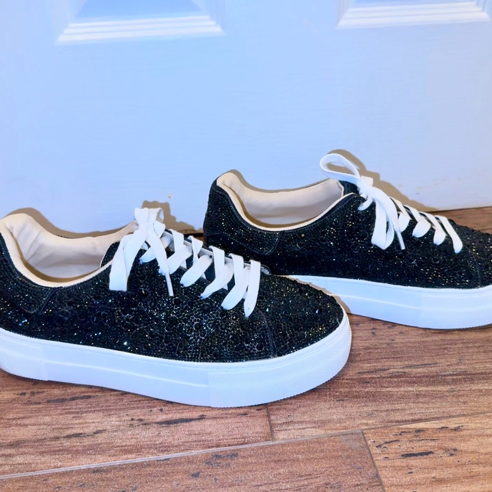 Black rhinestone Betsey Johnson sneakers. Sparkle like diamonds 🖤 Casual/dressy